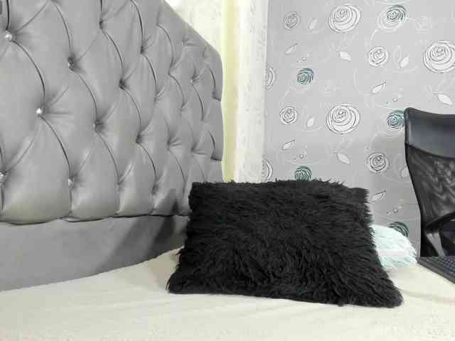 lunaeva23 webcam