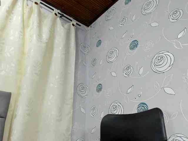 lunaeva23 webcam