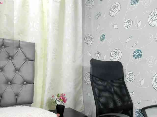 lunaeva23 webcam