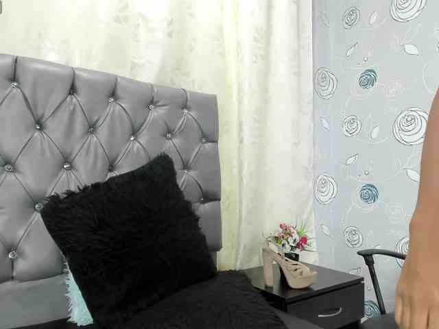 lunaeva23 webcam