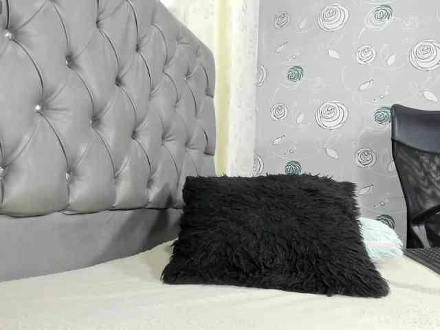 lunaeva23 webcam
