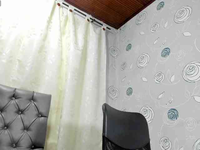 lunaeva23 webcam