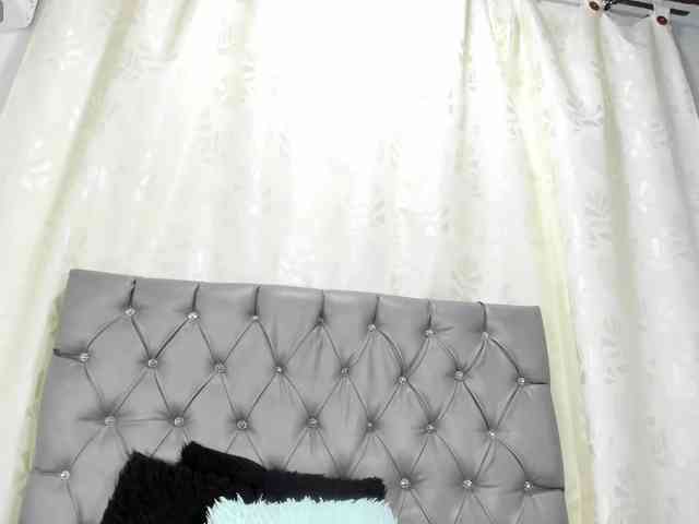 lunaeva23 webcam