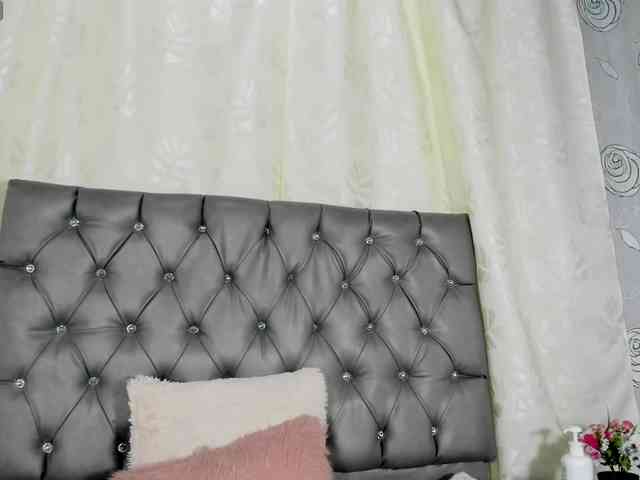 lunaeva23 webcam