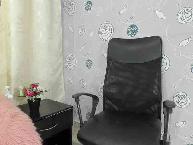 lunaeva23 webcam