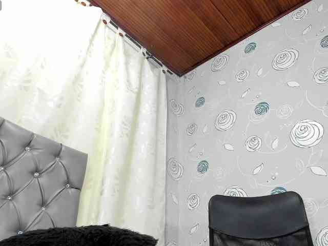 lunaeva23 webcam