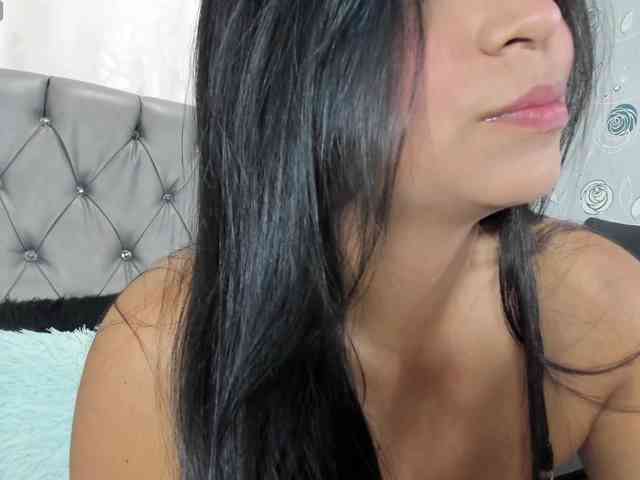 lunaeva23 webcam