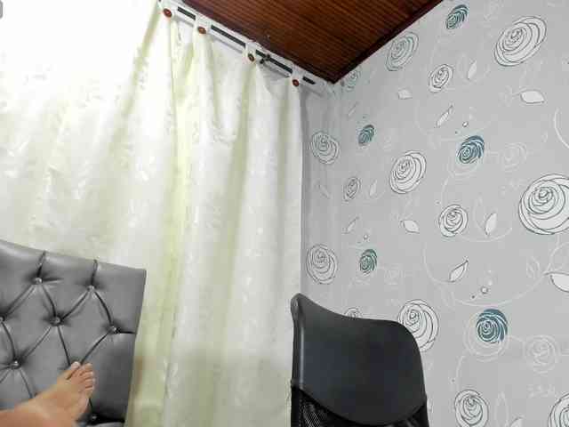 lunaeva23 webcam