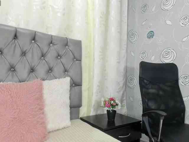 lunaeva23 webcam