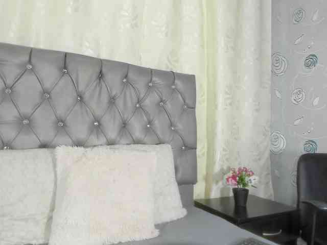 lunaeva23 webcam