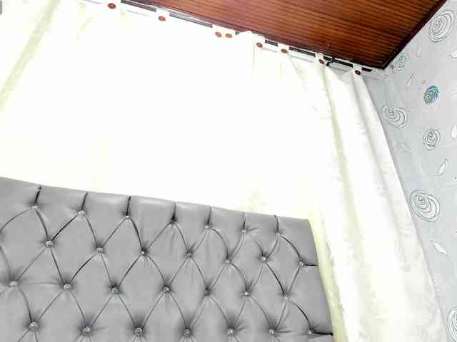 lunaeva23 webcam