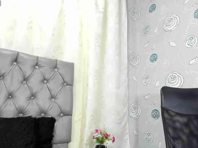 lunaeva23 webcam