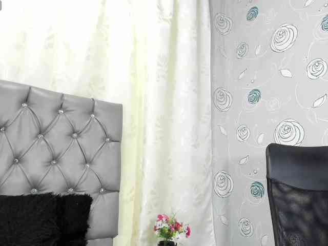 lunaeva23 webcam
