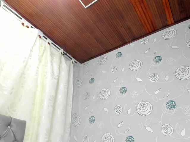 lunaeva23 webcam