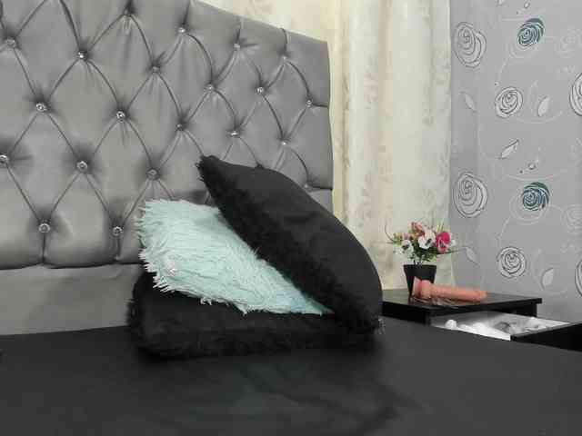 lunaeva23 webcam