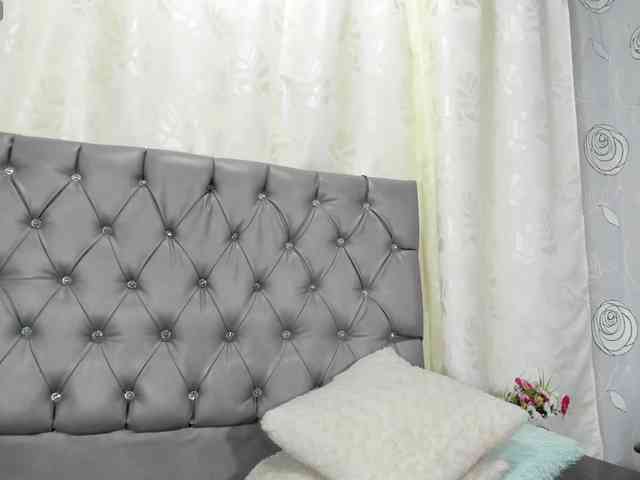 lunaeva23 webcam