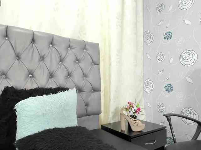 lunaeva23 webcam