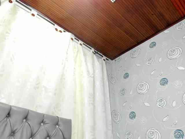 lunaeva23 webcam
