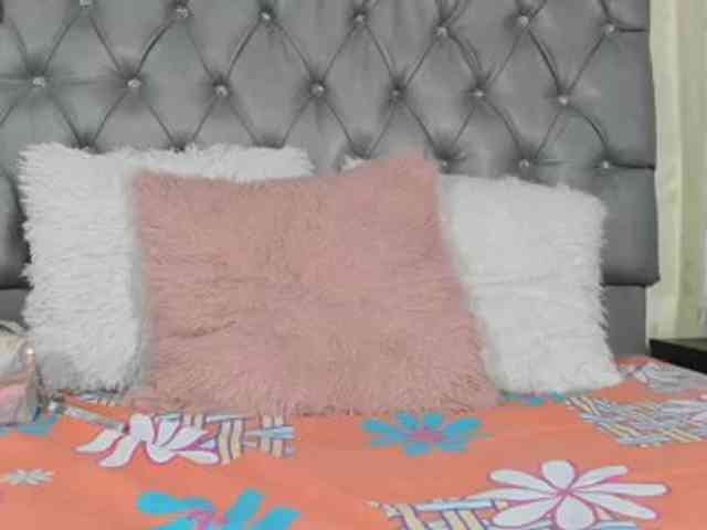 lunaeva23 webcam
