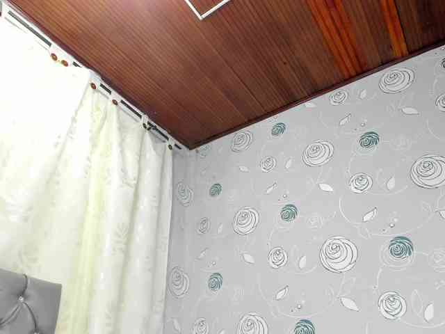 lunaeva23 webcam