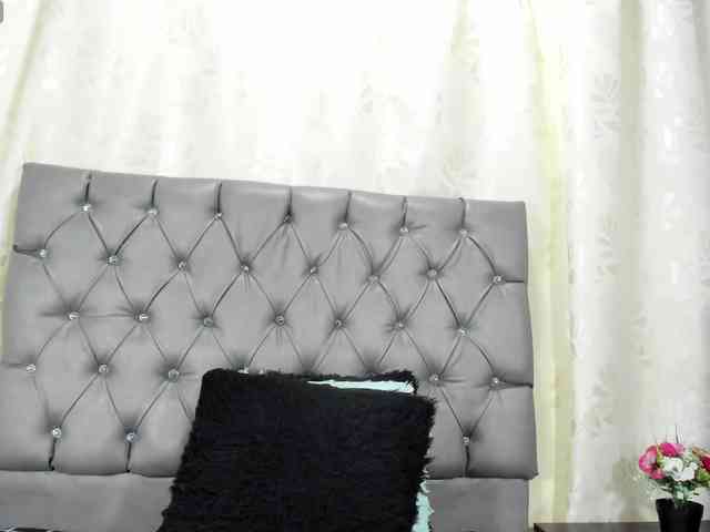 lunaeva23 webcam