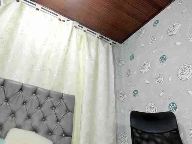 lunaeva23 webcam