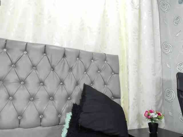lunaeva23 webcam