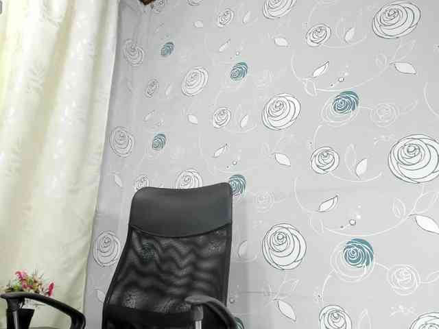 lunaeva23 webcam