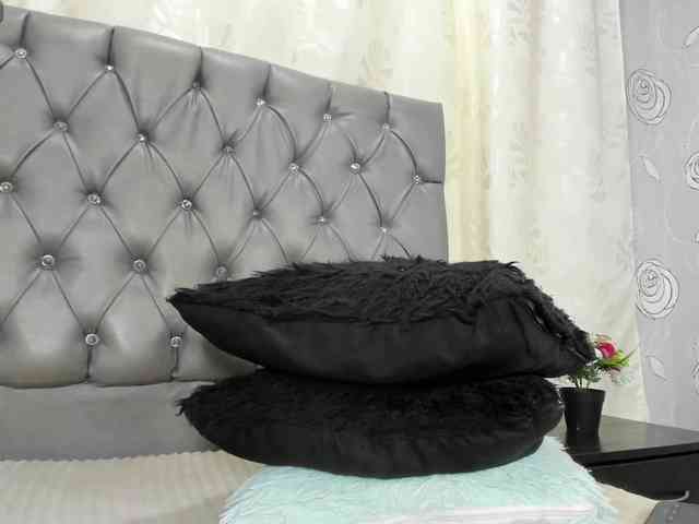lunaeva23 webcam