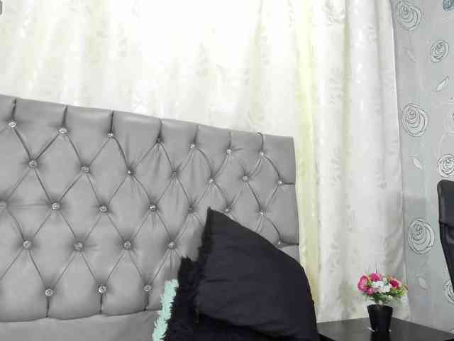 lunaeva23 webcam