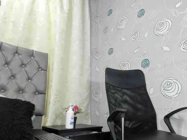 lunaeva23 webcam