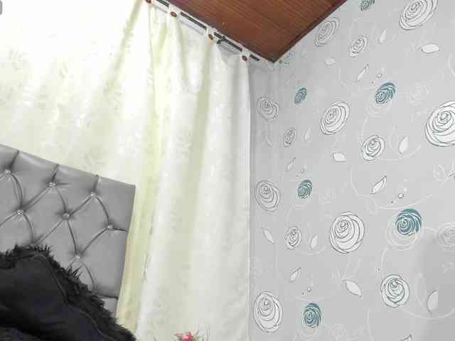 lunaeva23 webcam