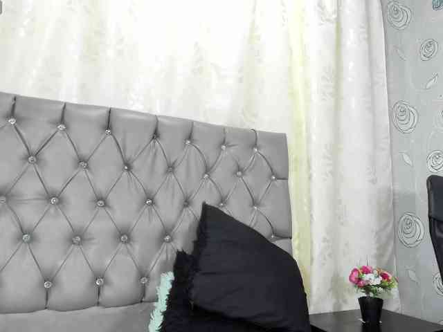 lunaeva23 webcam