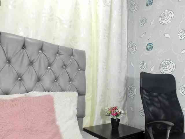 lunaeva23 webcam