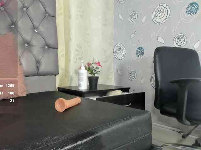 lunaeva23 webcam