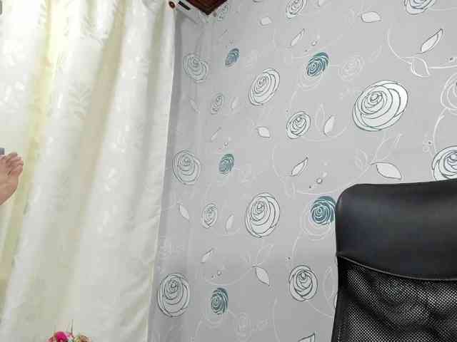 lunaeva23 webcam