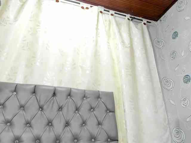 lunaeva23 webcam