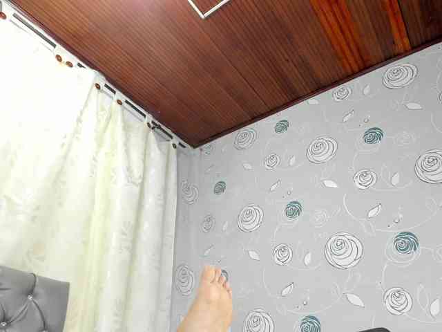 lunaeva23 webcam