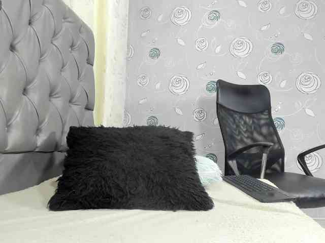 lunaeva23 webcam