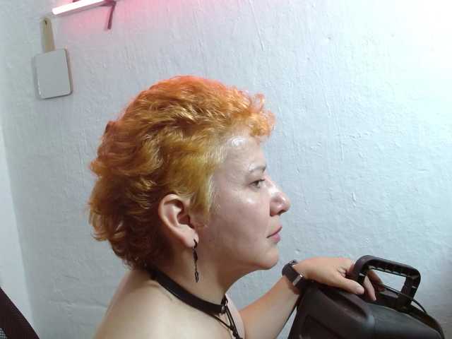 sharon-mom live cam on BongaCams