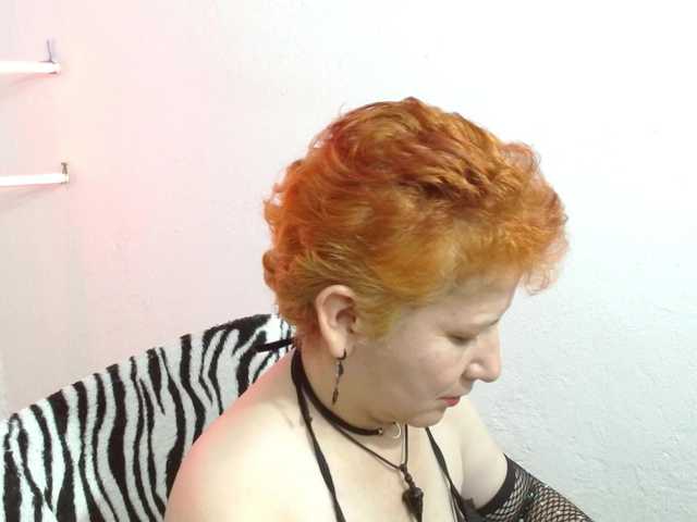 sharon-mom live cam on BongaCams