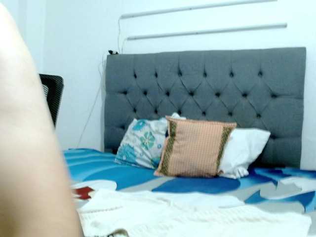 sharon-mom live cam on BongaCams