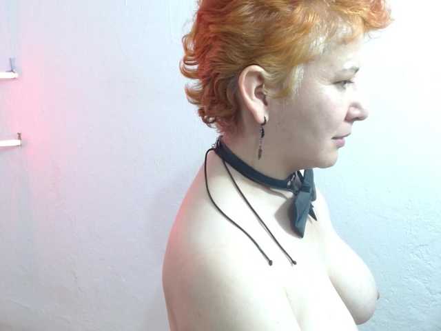 sharon-mom live cam on BongaCams