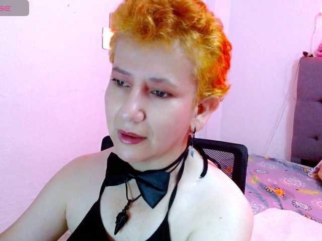 sharon-mom live cam on BongaCams