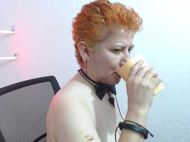 sharon-mom live cam on BongaCams