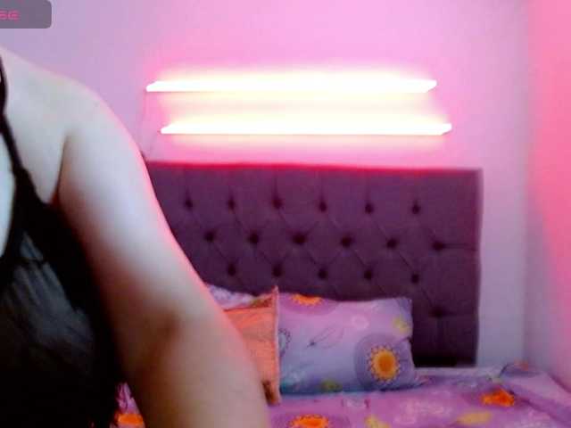 sharon-mom live cam on BongaCams