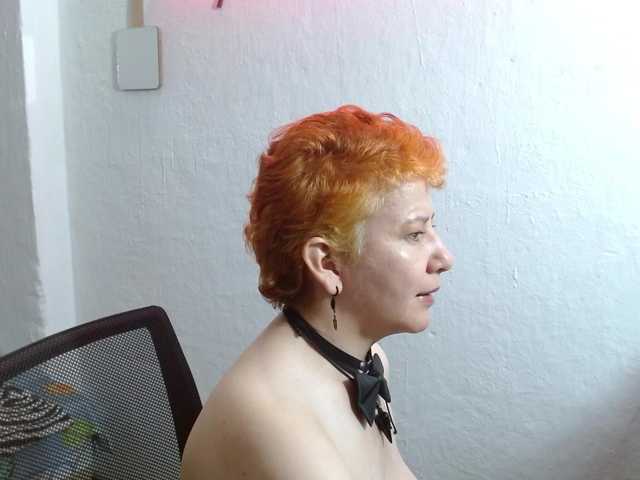 sharon-mom live cam on BongaCams