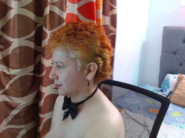sharon-mom live cam on BongaCams
