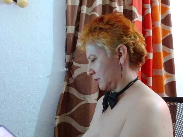 sharon-mom live cam on BongaCams