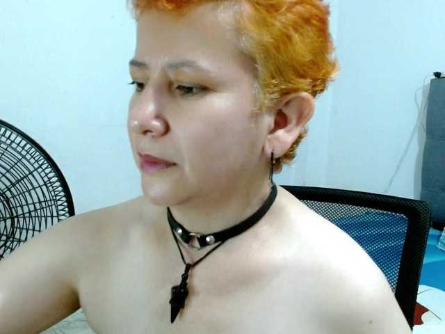 sharon-mom live cam on BongaCams